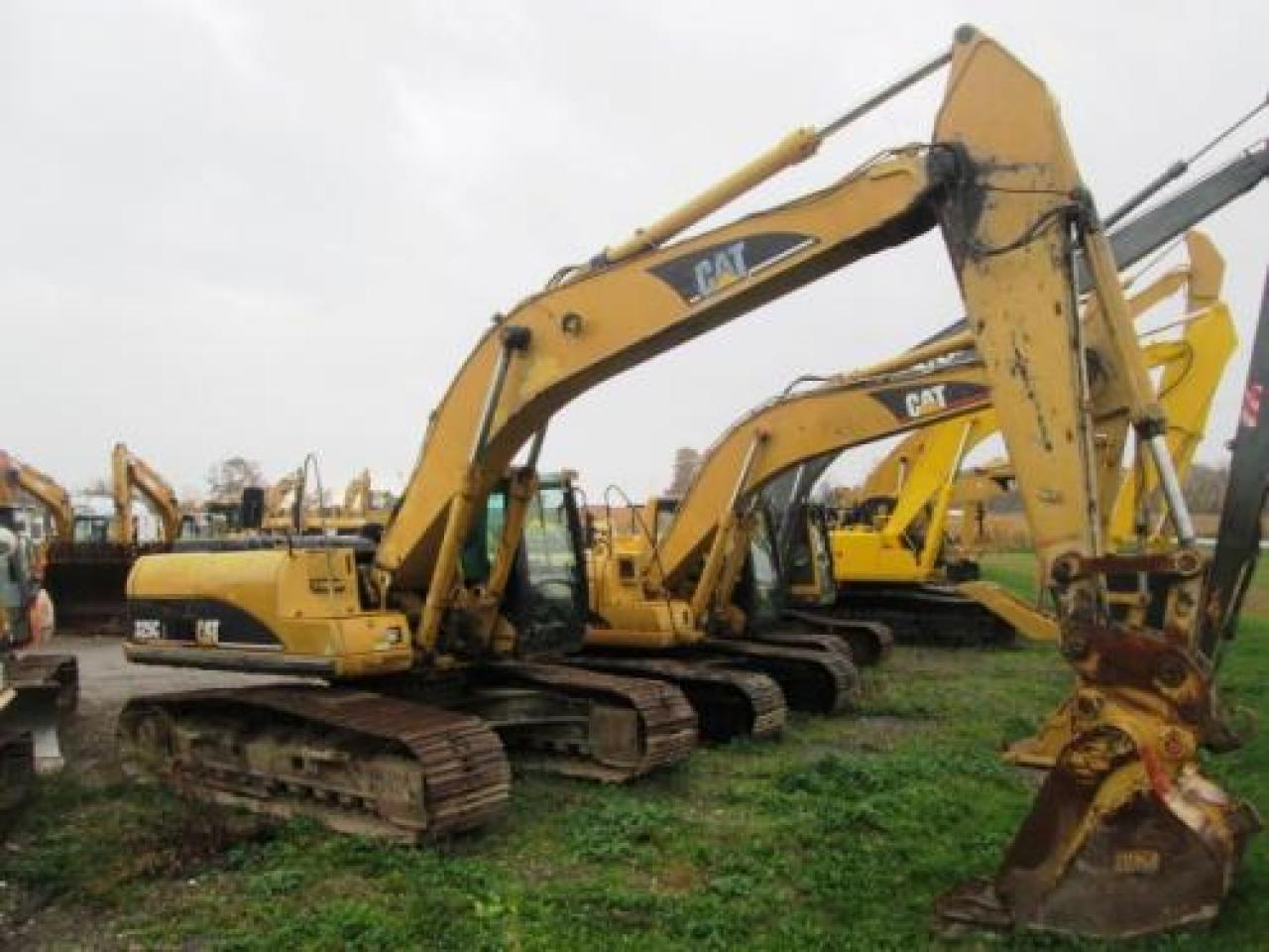 Used 2005 CATERPILLAR 325CL For Sale in Caledonia, NY 14423 Grape 4.9