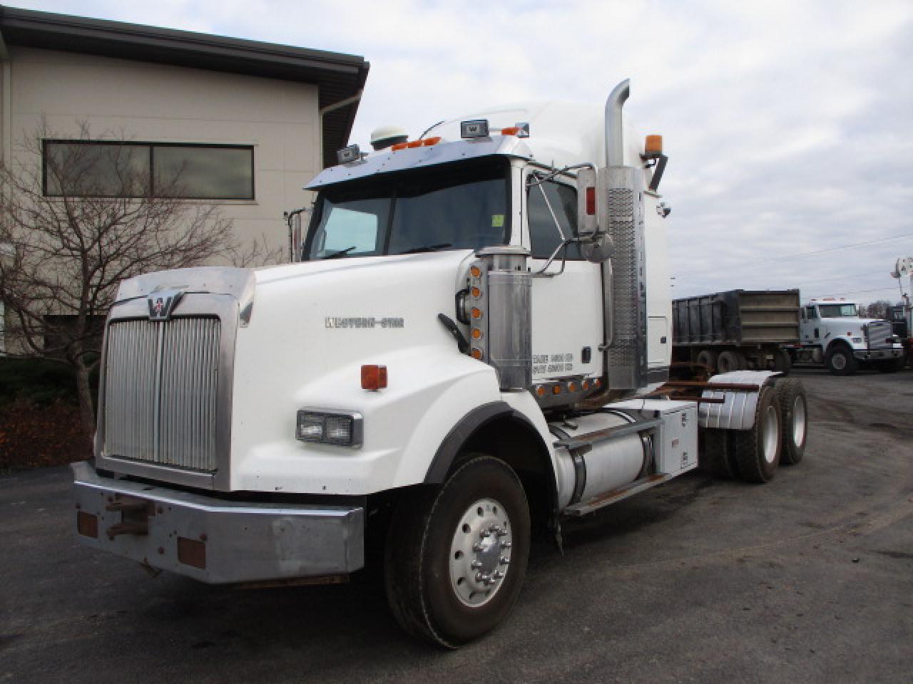 Used 2007 WESTERN STAR 4900SA For Sale in Caledonia, NY 14423 - Grape 4.9