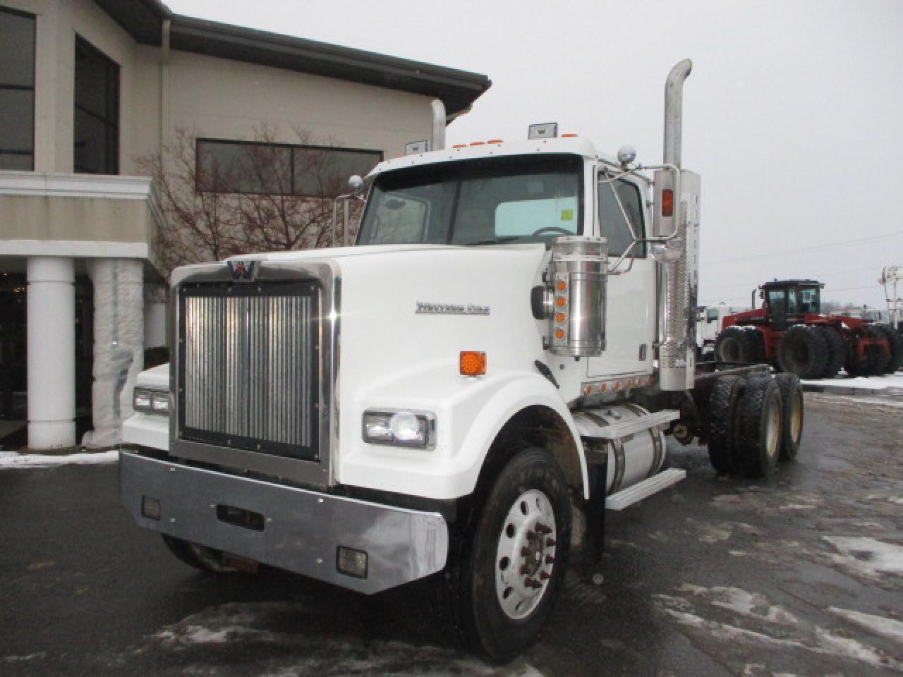 Used 2010 WESTERN STAR 4900FA For Sale in Caledonia, NY 14423 - Grape 4.9