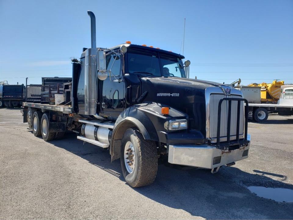 Used 2007 WESTERN STAR 4900 For Sale in Caledonia, NY 14423 - Grape 4.9